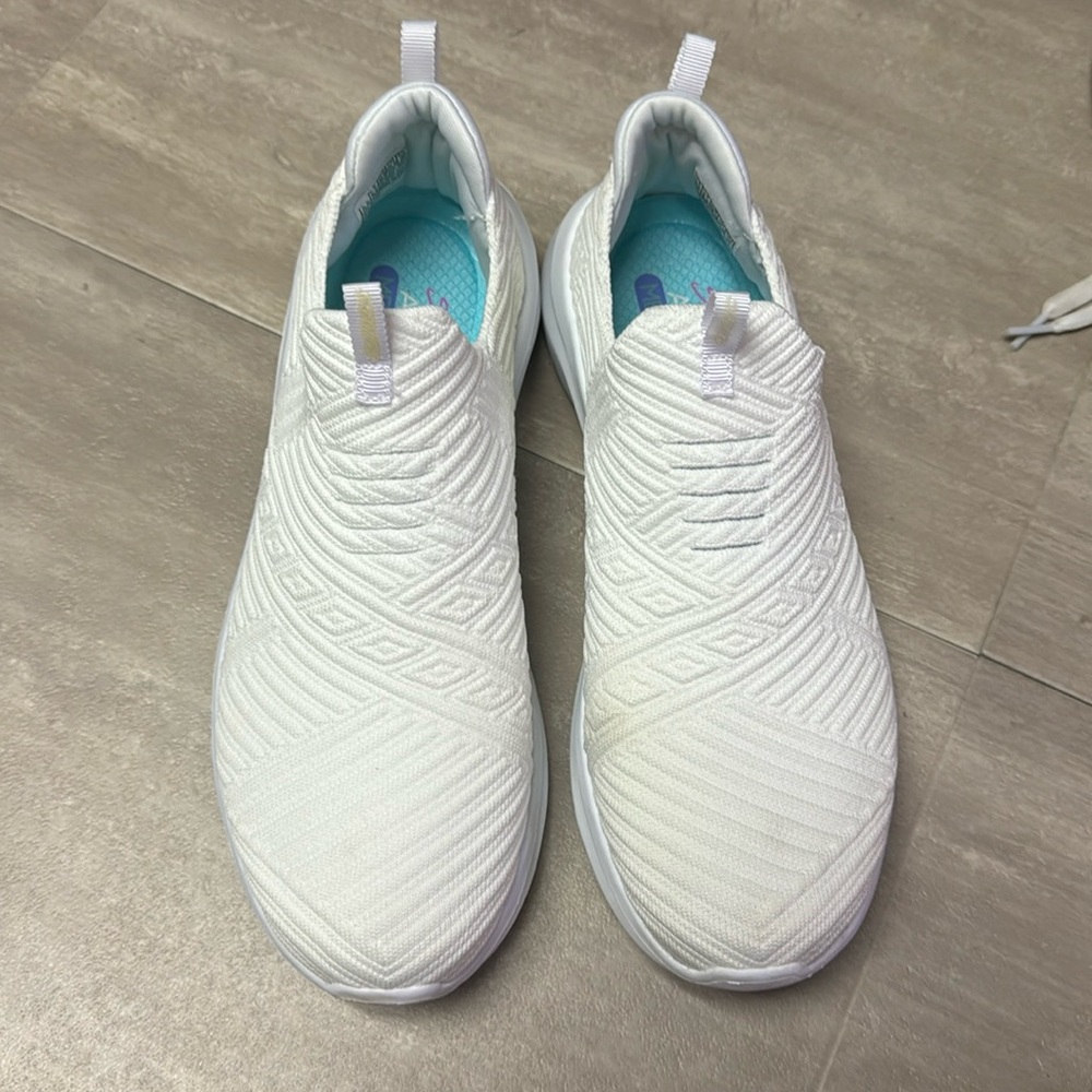 Sketchers “air-cooled” memory foam shoes